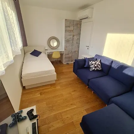 아파트 Mariposa 83m2 New With Garage *