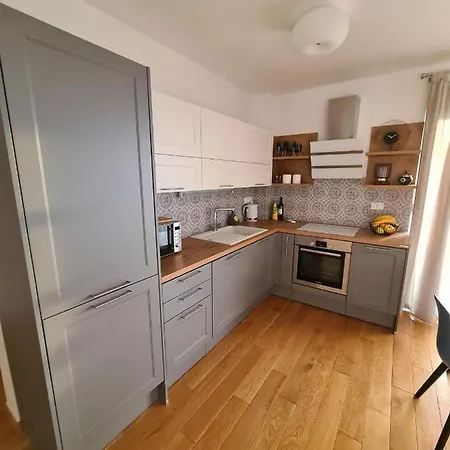 Mariposa 83m2 New With Garage * Makarska