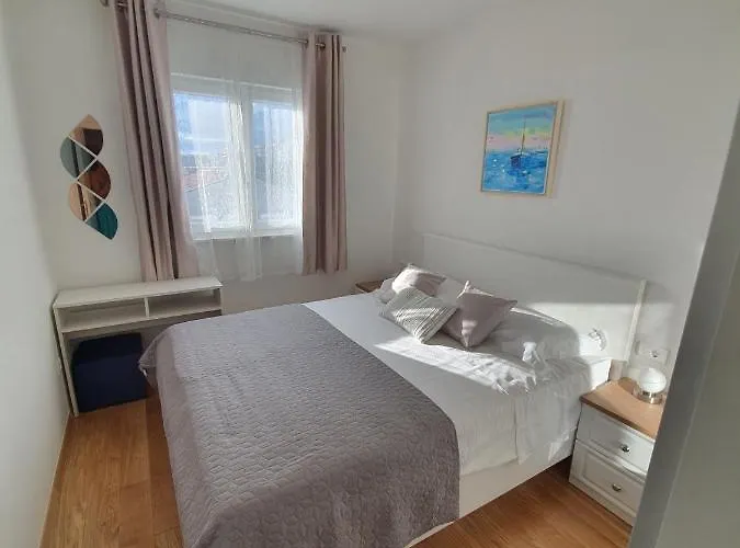 Mariposa 83m2 New With Garage