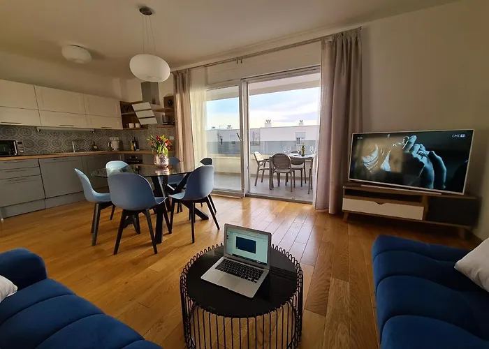 Mariposa 83m2 New With Garage Apartment *