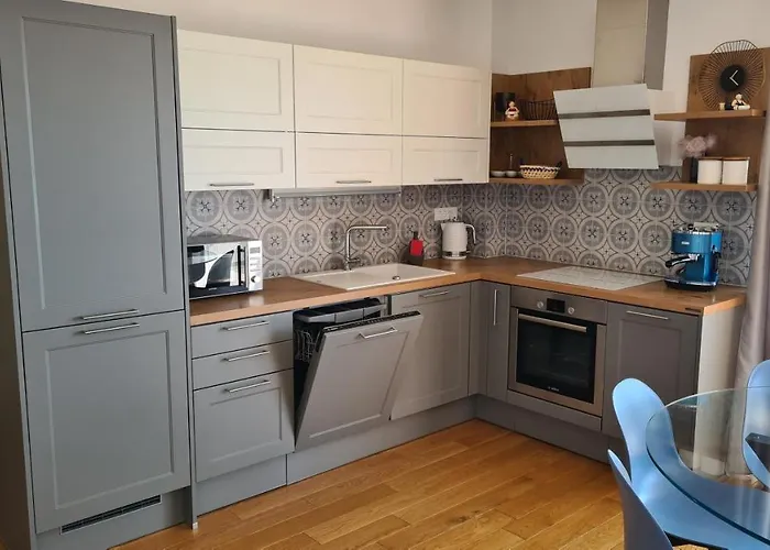 Mariposa 83m2 New With Garage Makarska